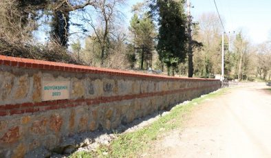 Kocaeli’de mezarlıklara taş duvar ve tel çit