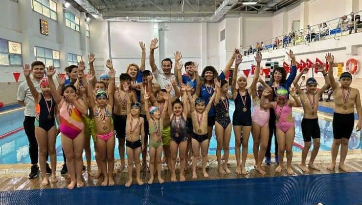Milas Belediyesi, 23 Nisan’ı yüzme şenliği ile kutladı
